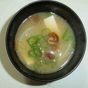 なめこと豆腐のお味噌汁✧˖°